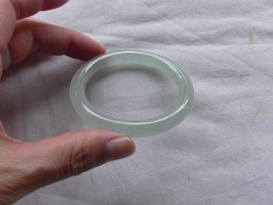 氷翡翠バングル