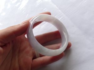ラベンダー翡翠バングル