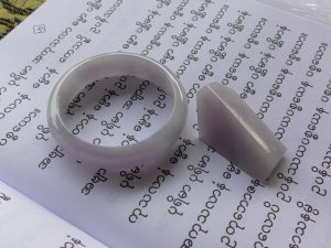 ラベンダー翡翠バングル