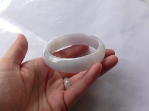 ラベンダー翡翠バングル