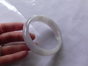 ラベンダー翡翠バングル