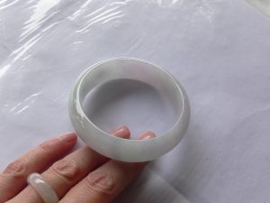 ラベンダー翡翠バングル