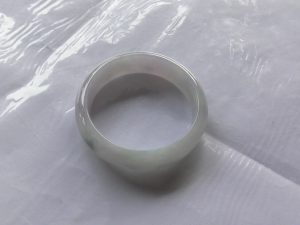 ラベンダー翡翠バングル