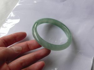 氷翡翠バングル