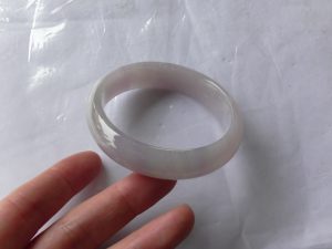 ラベンダー翡翠バングル