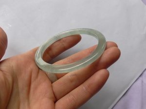氷翡翠バングル