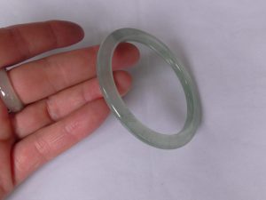 氷翡翠バングル