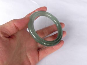 氷翡翠プリンセスバングル