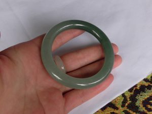 氷翡翠プリンセスバングル