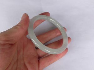 白氷翡翠バングル