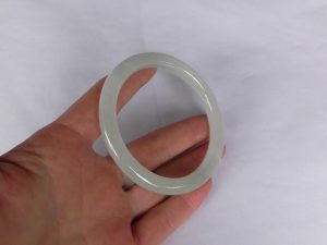 白氷翡翠バングル