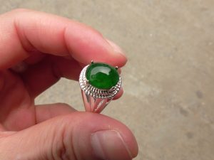 ろうかん翡翠ルース