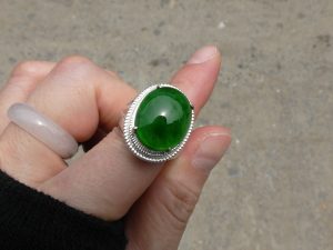 ろうかん翡翠ルース