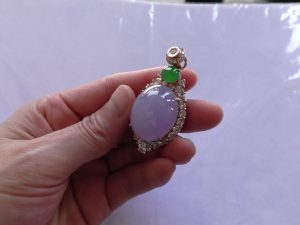 ラベンダー翡翠ルース