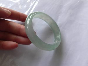 氷翡翠バングル