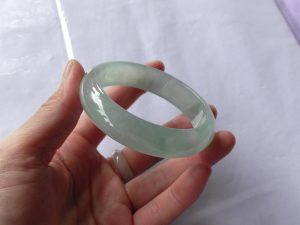 氷翡翠バングル