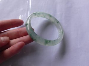 氷翡翠バングル