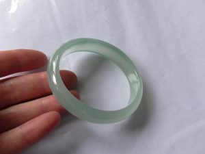 高級氷翡翠卵型バングル　至高