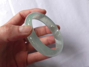 氷翡翠バングル