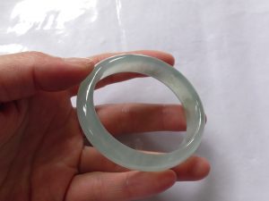 氷翡翠バングル