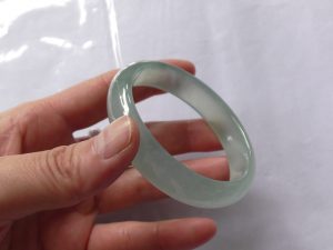 氷翡翠バングル