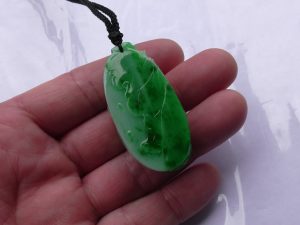 翡翠カービング