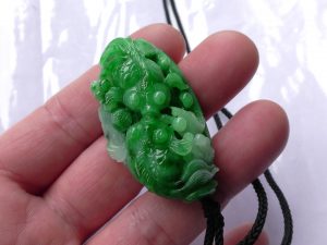 翡翠カービング