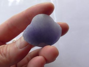 ラベンダー翡翠カービング