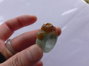 翡翠彫刻リング