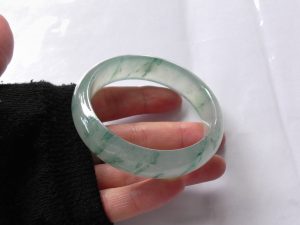 高級氷翡翠バングル　さみだれ