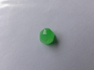 ろうかん翡翠セミカットルース