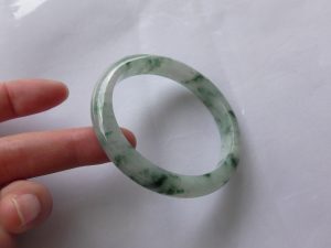 翡翠バングル