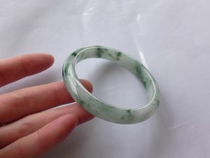 翡翠バングル