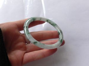 氷翡翠バングル