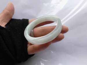 氷翡翠バングル