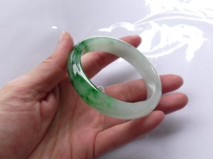 高級翡翠バングル