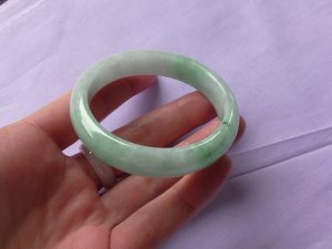 本翡翠バングル
