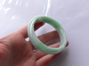 本翡翠バングル
