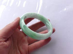 本翡翠バングル