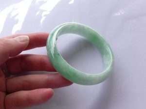 本翡翠バングル