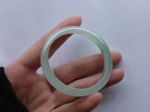 氷翡翠バングル