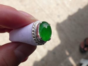 ろうかん翡翠ルース
