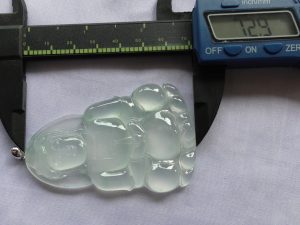 氷翡翠カービング