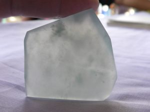 氷翡翠彫刻用原石