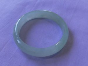 氷翡翠バングル