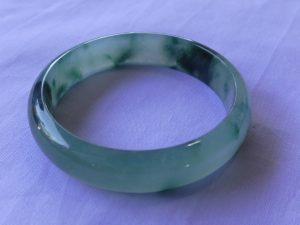 氷翡翠バングル