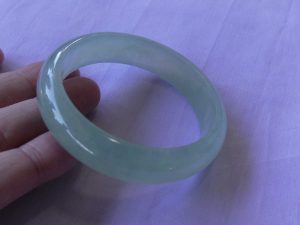 氷翡翠バングル