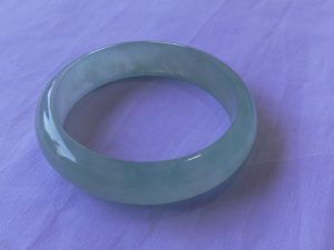 氷翡翠バングル