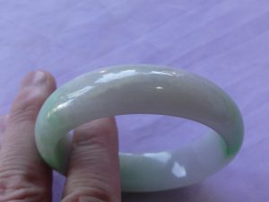 本翡翠バングル