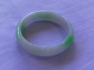 本翡翠バングル